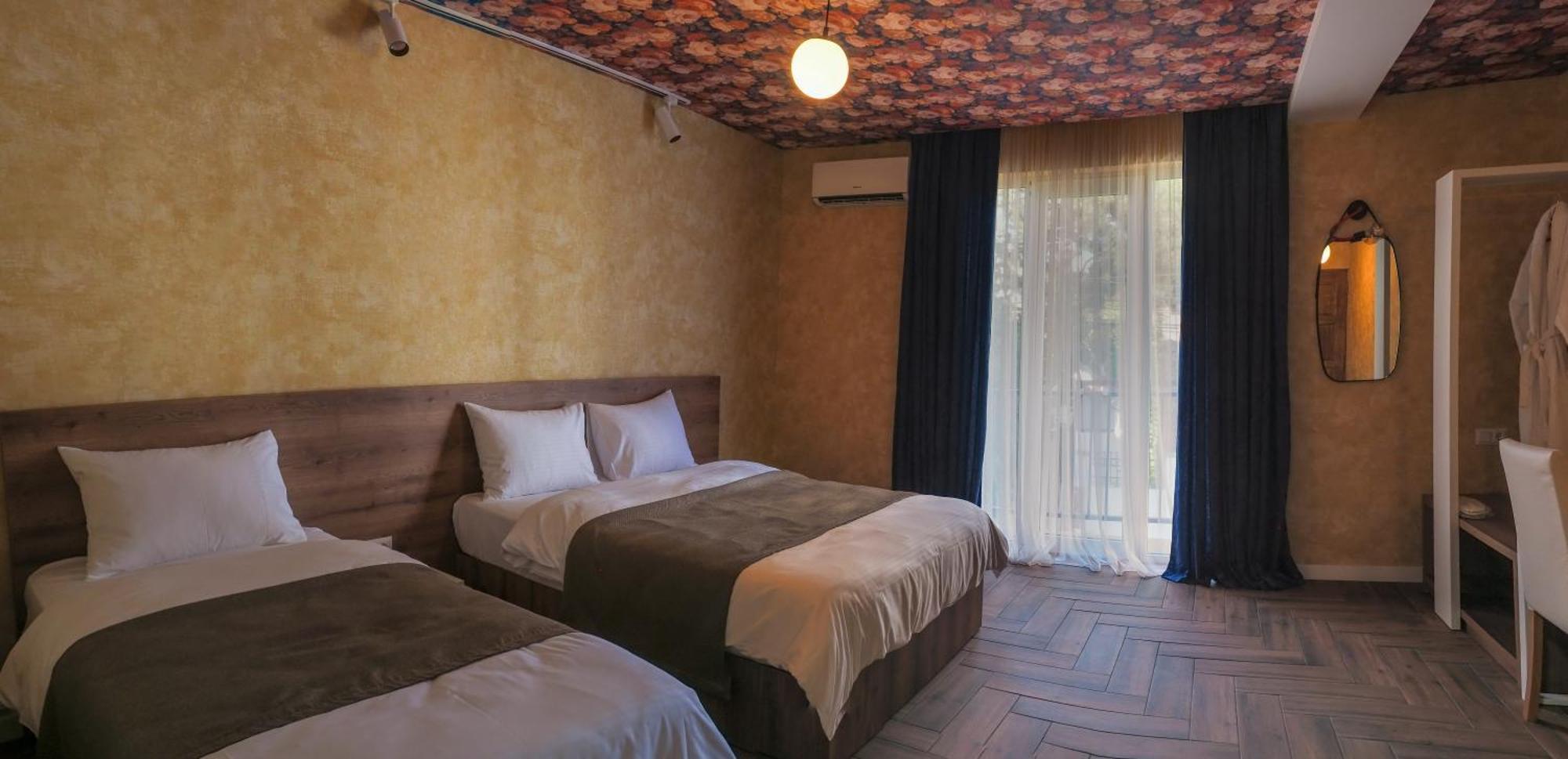 Hotel Hills In Old Tbilisi Exterior photo