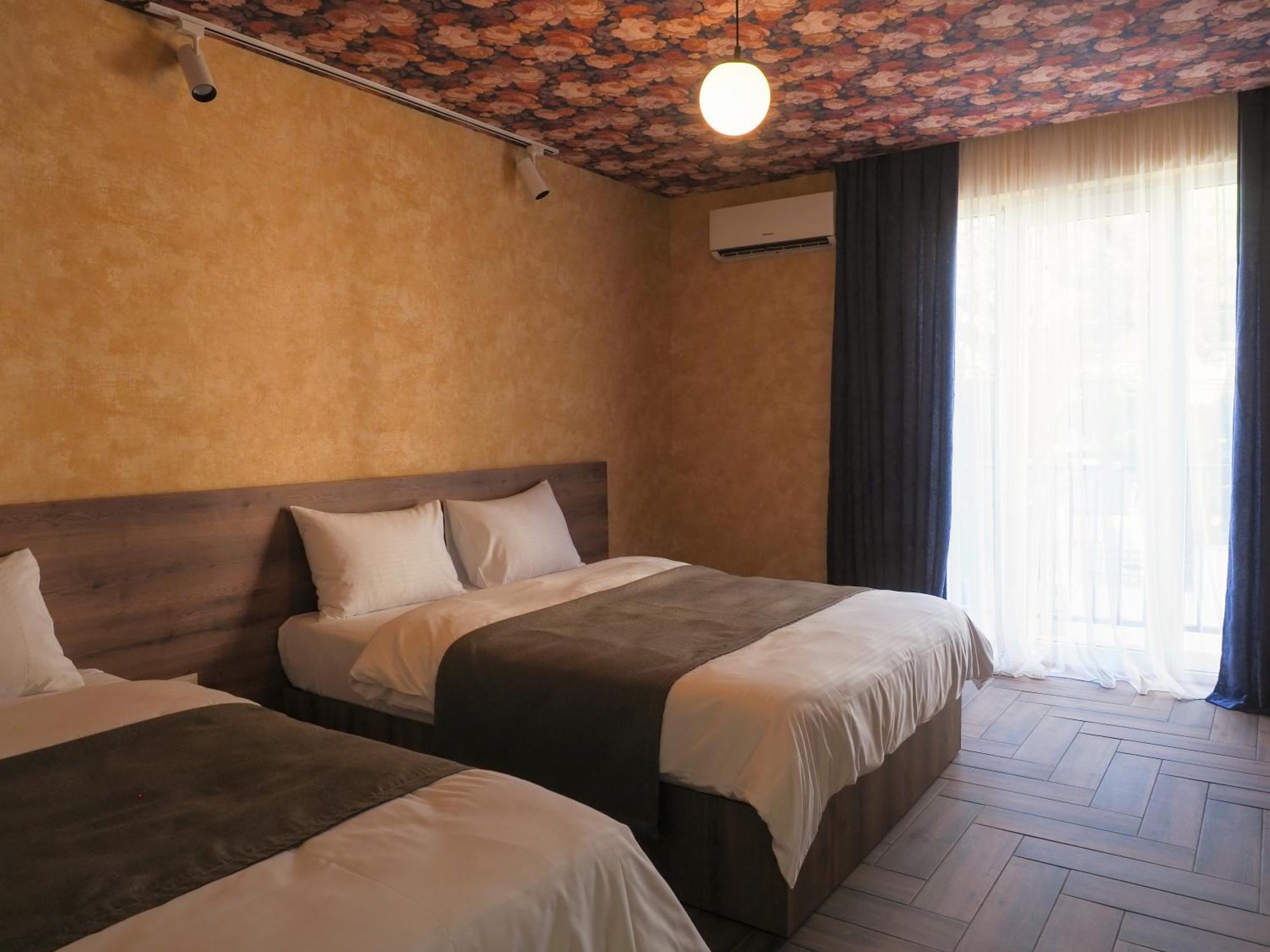 Hotel Hills In Old Tbilisi Exterior photo