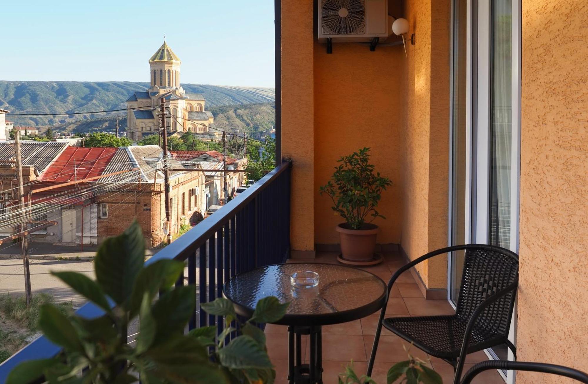 Hotel Hills In Old Tbilisi Exterior photo
