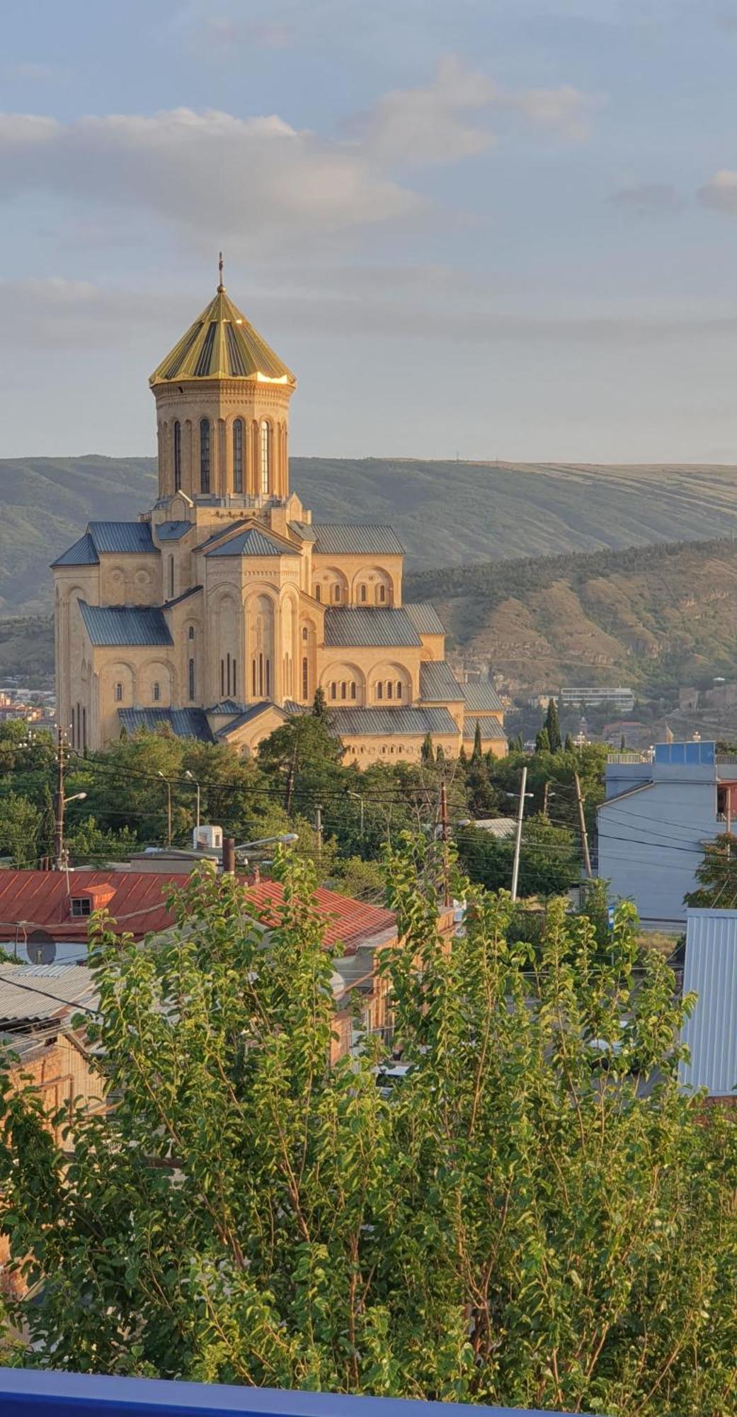 Hotel Hills In Old Tbilisi Exterior photo
