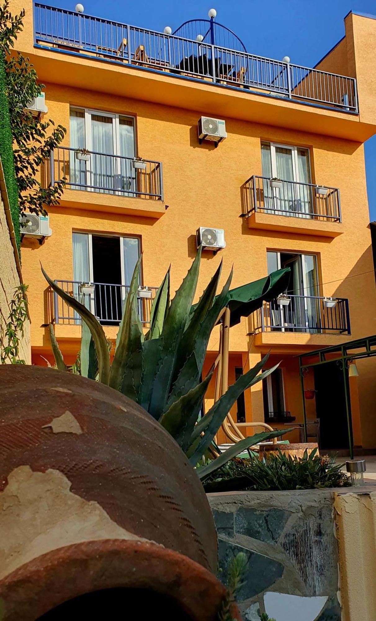 Hotel Hills In Old Tbilisi Exterior photo